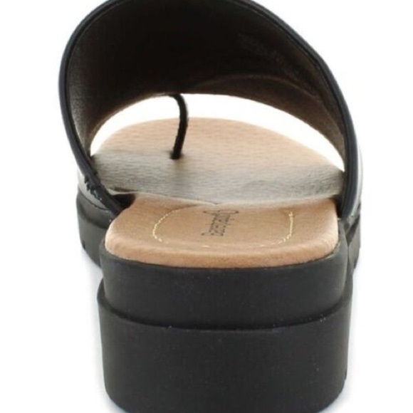 BareTraps Black Sandals with Open Toe Design and Cushioned Sole - Picture 4 of 5